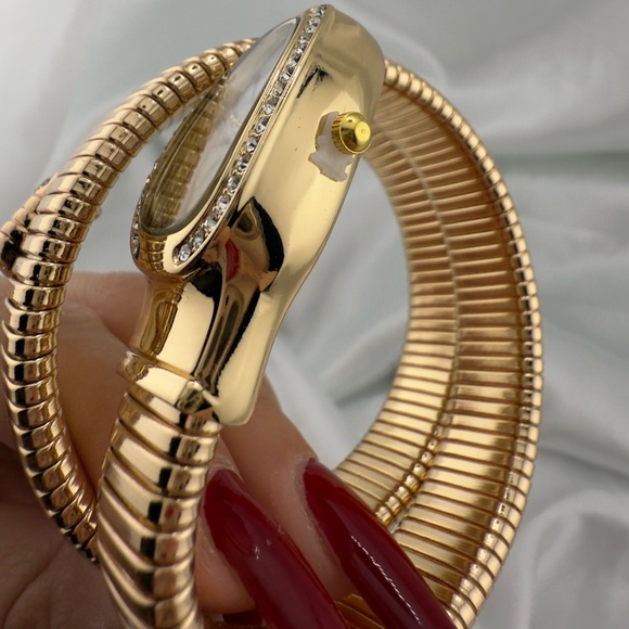 Serpentine Serpent Snake Classic Gold Color Women's Watch White Statement - Picture 4 of 7